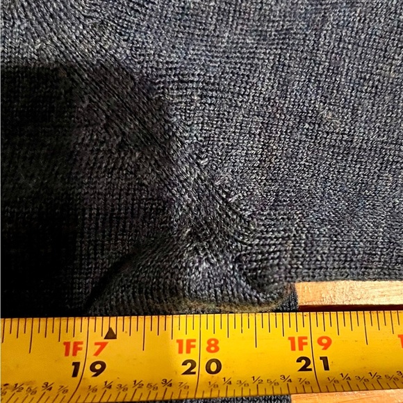 Calvin Klein Blue Extra Fine Merino Wool Knitwear V Neck SZ L Tailored Classic - Picture 13 of 13